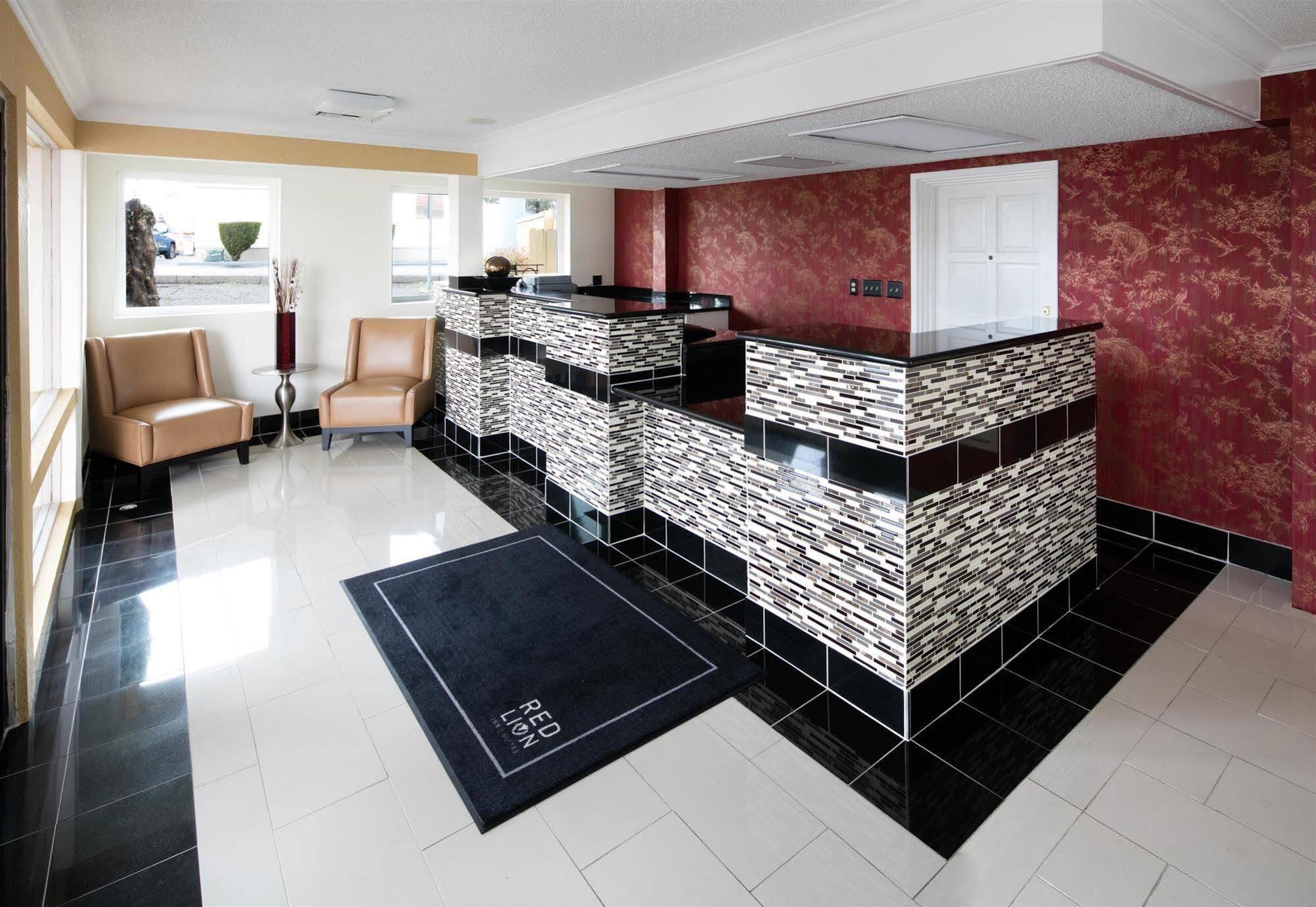 Red Lion Inn & Suites Redding Zewnętrze zdjęcie